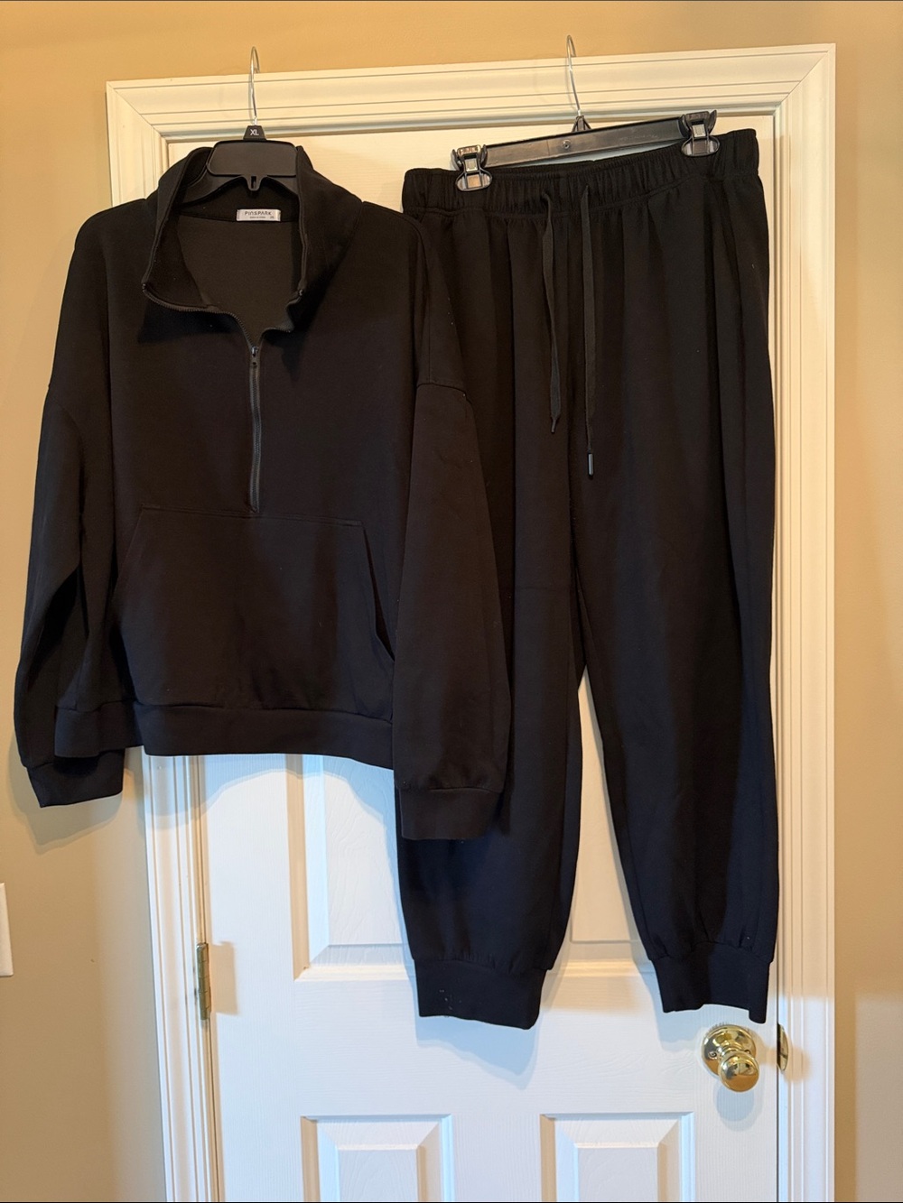 Classic Women's Black Half-Zip Sweatshirt & Jogger Set